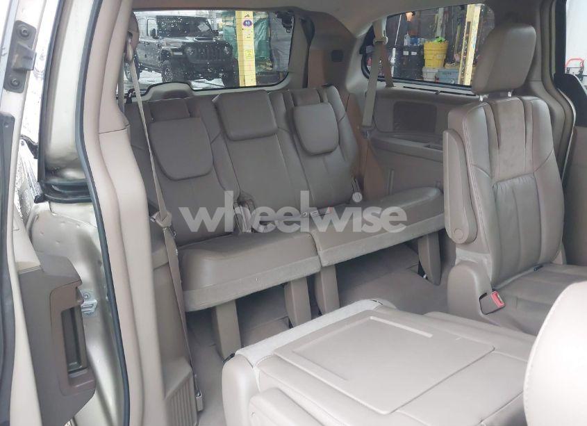 Photo 8 of 2014 Chrysler Town & COUNTRY LIMITED (VIN 2C4RC1GGXER168863)