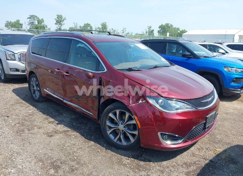 2017 Chrysler Pacifica LIMITED (VIN 2C4RC1GGXHR705963) main photo