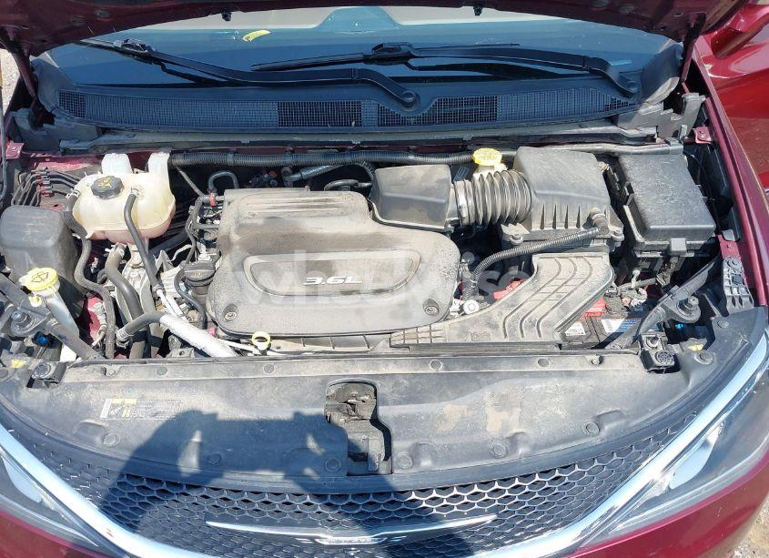 Photo 10 of 2017 Chrysler Pacifica LIMITED (VIN 2C4RC1GGXHR705963)