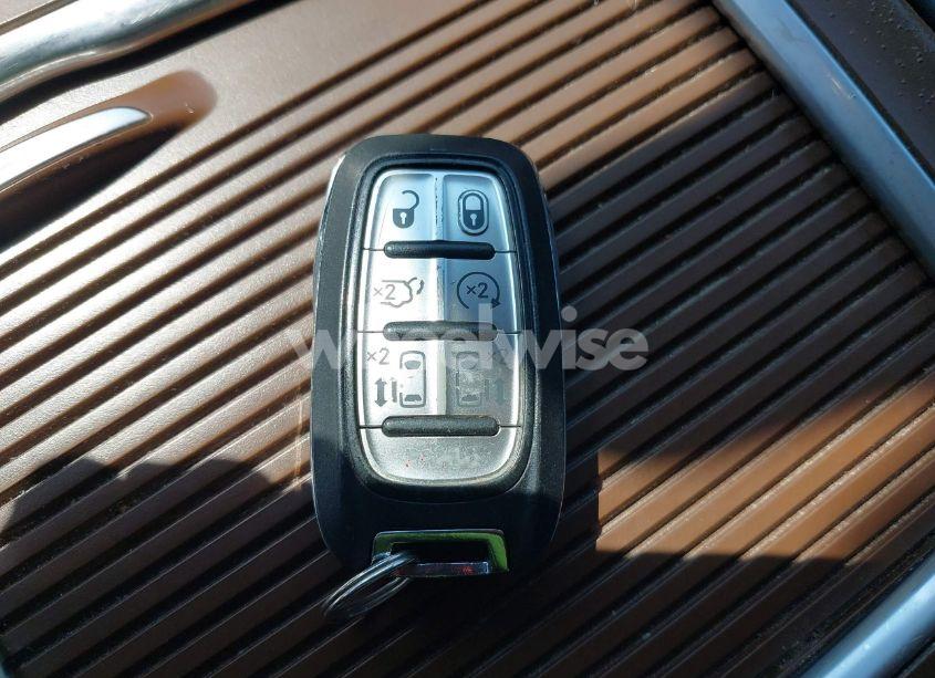 Photo 11 of 2017 Chrysler Pacifica LIMITED (VIN 2C4RC1GGXHR705963)