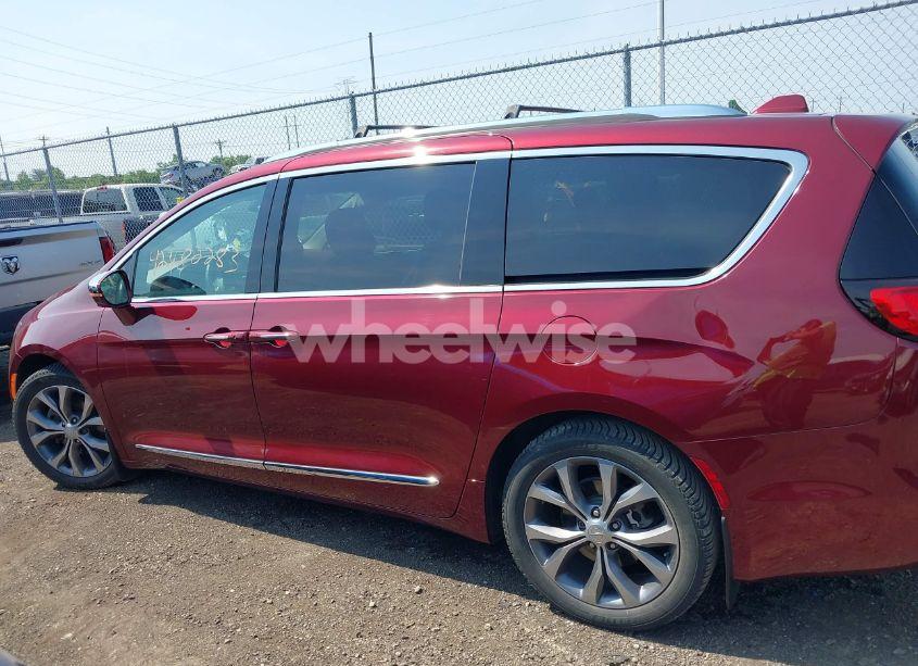 Photo 14 of 2017 Chrysler Pacifica LIMITED (VIN 2C4RC1GGXHR705963)