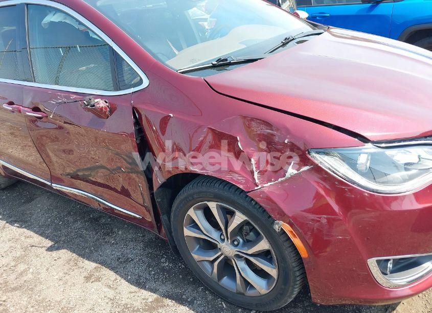 Photo 6 of 2017 Chrysler Pacifica LIMITED (VIN 2C4RC1GGXHR705963)