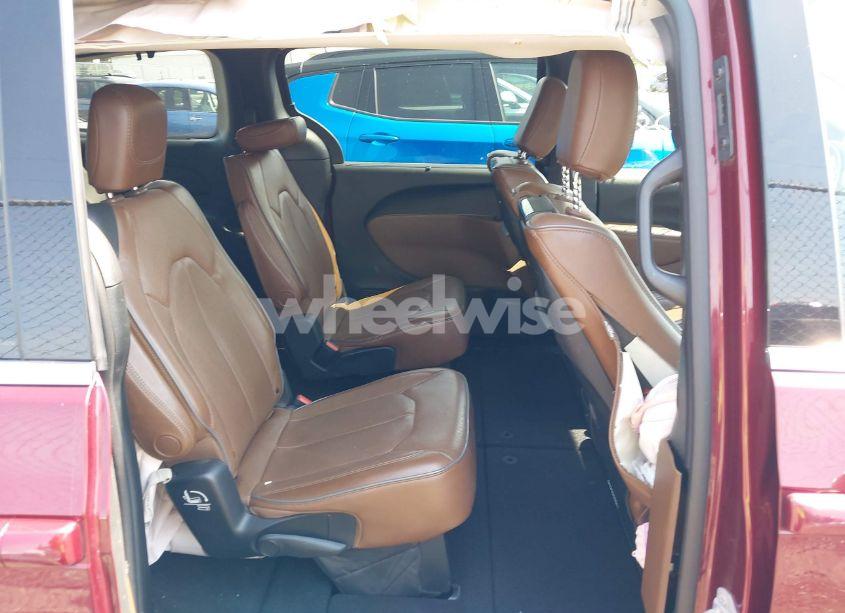 Photo 8 of 2017 Chrysler Pacifica LIMITED (VIN 2C4RC1GGXHR705963)