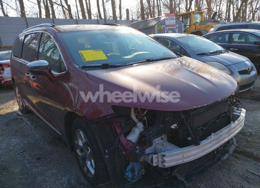 2018 Chrysler Pacifica LIMITED (VIN 2C4RC1GGXJR226500) main photo