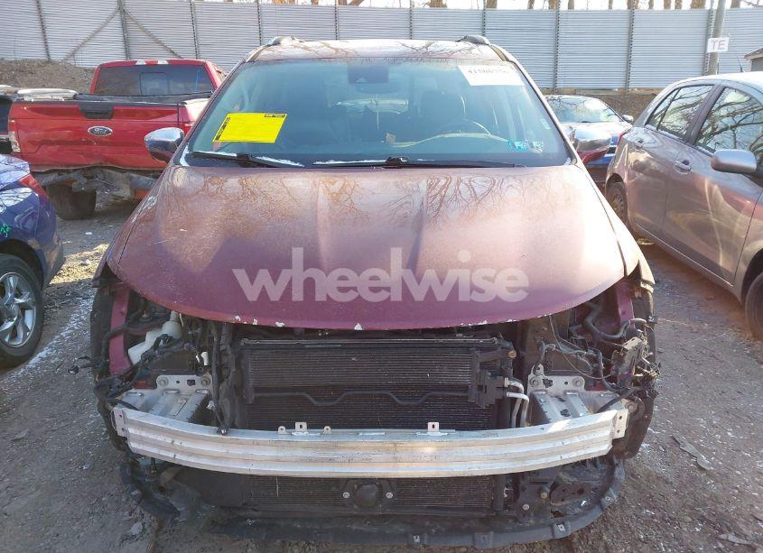 Photo 12 of 2018 Chrysler Pacifica LIMITED (VIN 2C4RC1GGXJR226500)