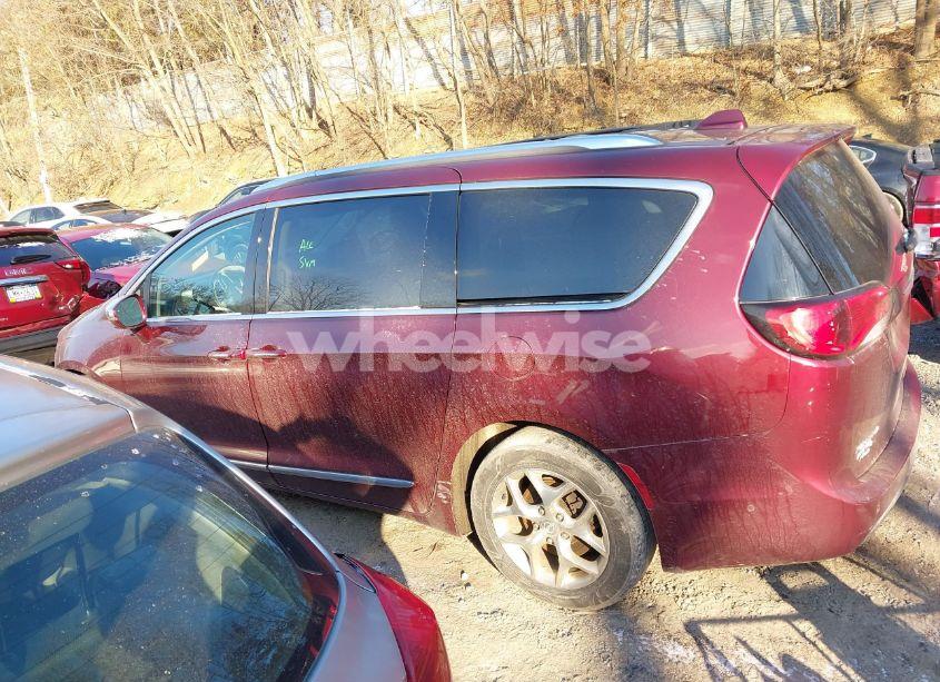 Photo 14 of 2018 Chrysler Pacifica LIMITED (VIN 2C4RC1GGXJR226500)