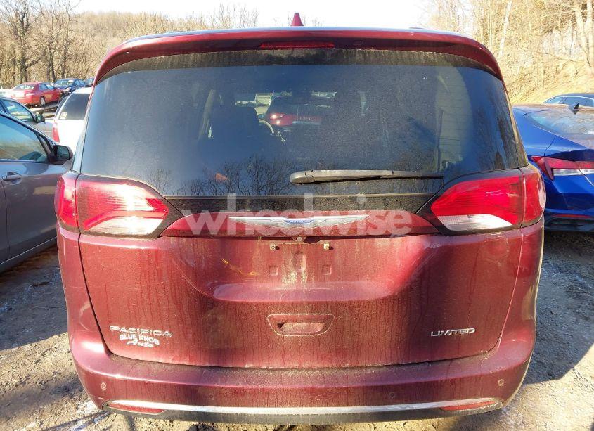 Photo 16 of 2018 Chrysler Pacifica LIMITED (VIN 2C4RC1GGXJR226500)