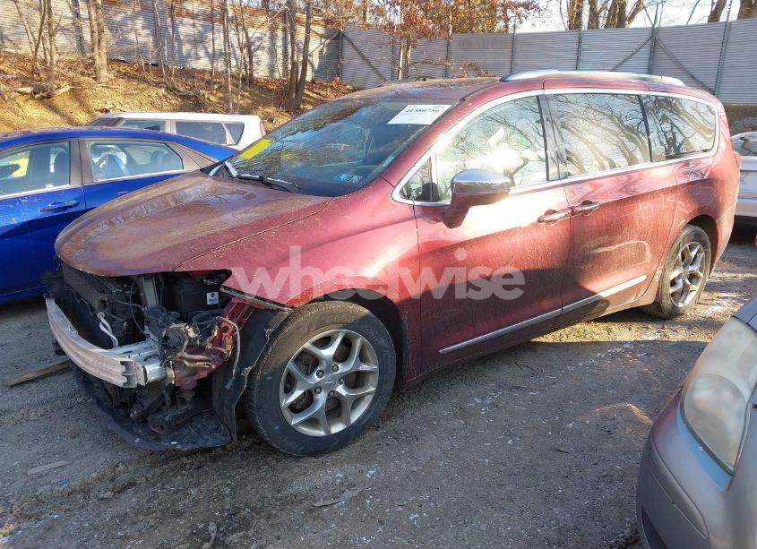 Photo 2 of 2018 Chrysler Pacifica LIMITED (VIN 2C4RC1GGXJR226500)