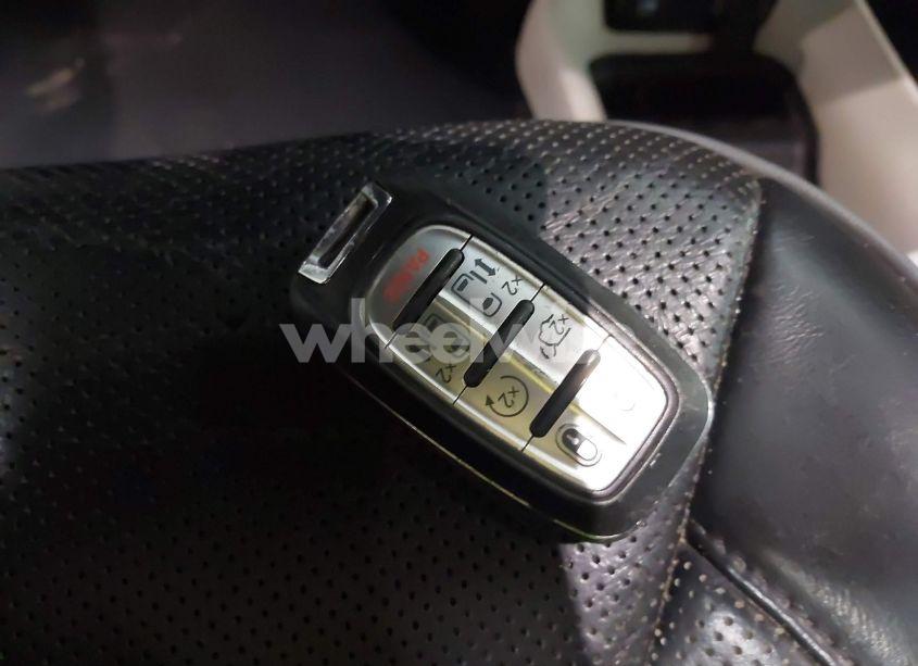 Photo 11 of 2018 Chrysler Pacifica LIMITED (VIN 2C4RC1GGXJR269167)