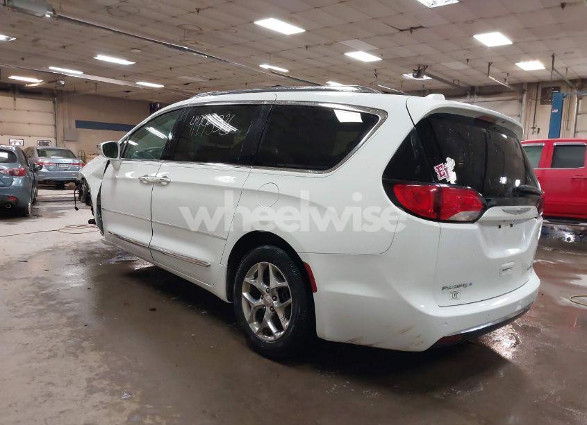 Photo 3 of 2018 Chrysler Pacifica LIMITED (VIN 2C4RC1GGXJR269167)