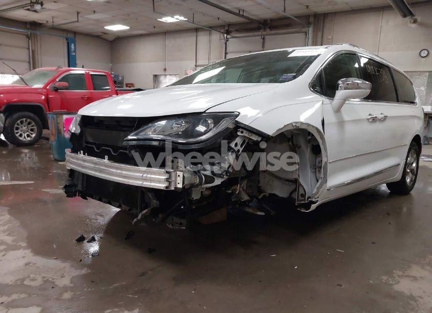 Photo 6 of 2018 Chrysler Pacifica LIMITED (VIN 2C4RC1GGXJR269167)