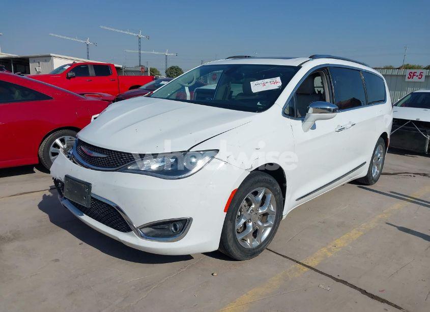 Photo 2 of 2019 Chrysler Pacifica LIMITED (VIN 2C4RC1GGXKR551701)