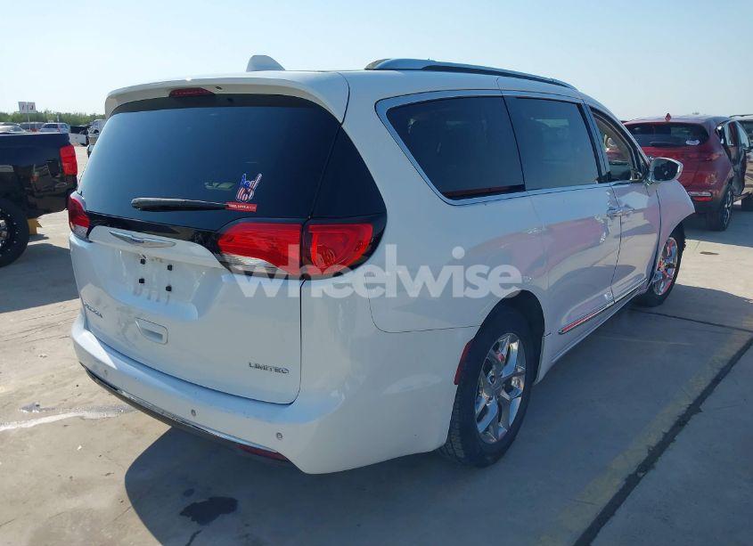 Photo 4 of 2019 Chrysler Pacifica LIMITED (VIN 2C4RC1GGXKR551701)