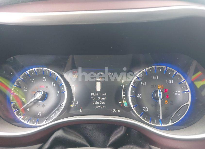 Photo 7 of 2019 Chrysler Pacifica LIMITED (VIN 2C4RC1GGXKR551701)