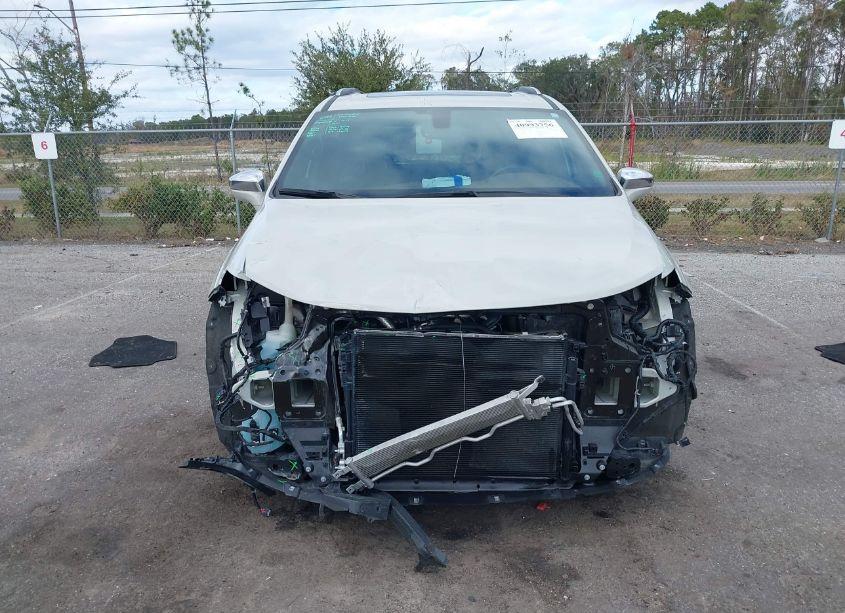 Photo 13 of 2020 Chrysler Pacifica LIMITED (VIN 2C4RC1GGXLR245812)