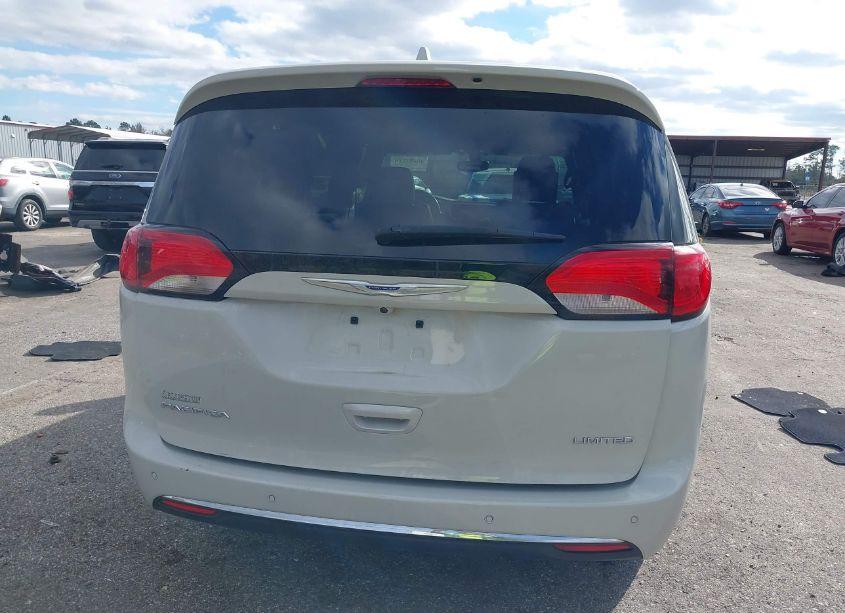 Photo 17 of 2020 Chrysler Pacifica LIMITED (VIN 2C4RC1GGXLR245812)
