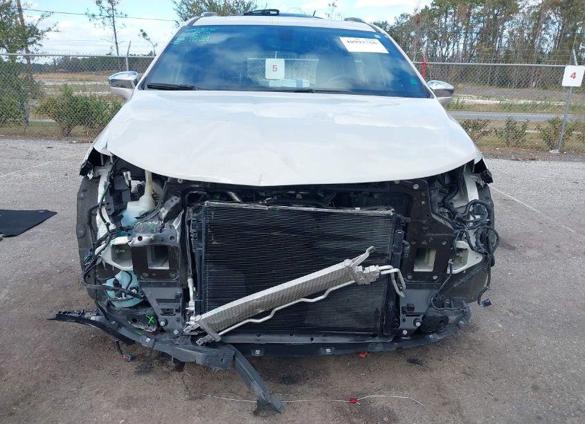 Photo 6 of 2020 Chrysler Pacifica LIMITED (VIN 2C4RC1GGXLR245812)