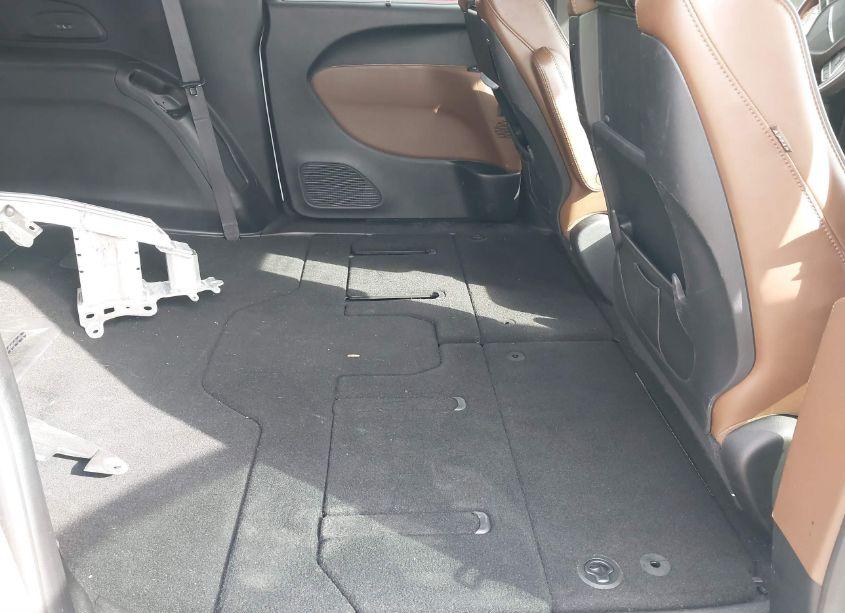 Photo 8 of 2020 Chrysler Pacifica LIMITED (VIN 2C4RC1GGXLR245812)