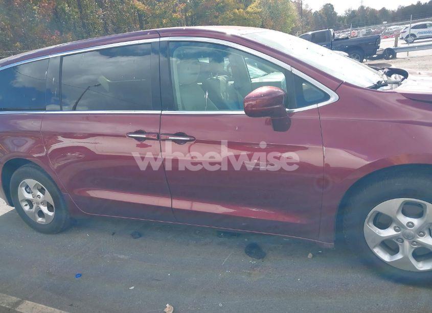 Photo 13 of 2018 Chrysler Pacifica HYBRID TOURING PLUS (VIN 2C4RC1H79JR127004)