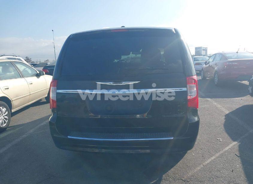 Photo 16 of 2015 Chrysler Town & COUNTRY S (VIN 2C4RC1HG0FR562663)