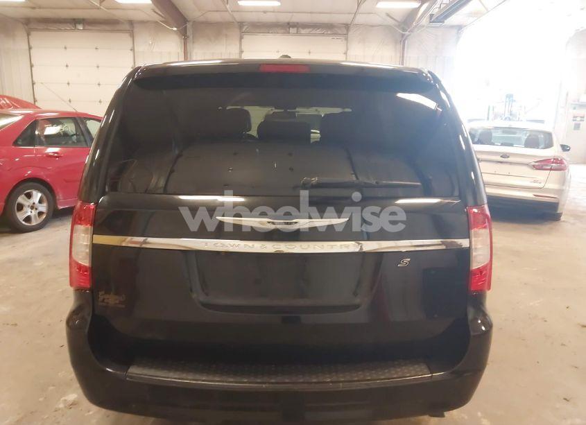 Photo 16 of 2015 Chrysler Town & COUNTRY S (VIN 2C4RC1HG0FR751202)