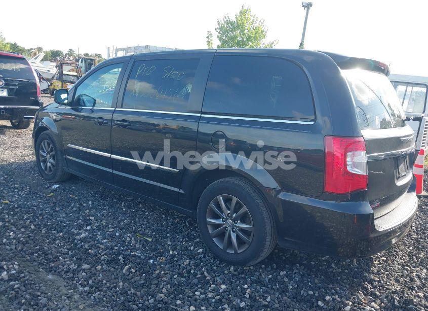 Photo 3 of 2014 Chrysler Town & COUNTRY S (VIN 2C4RC1HG3ER464628)