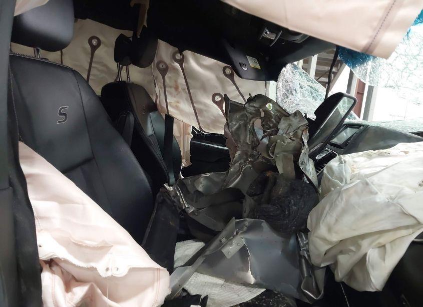 Photo 5 of 2015 Chrysler Town & COUNTRY S (VIN 2C4RC1HG3FR563290)