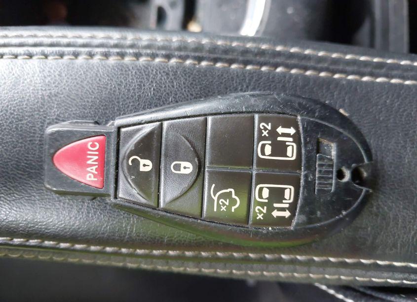 Photo 11 of 2015 Chrysler Town & COUNTRY S (VIN 2C4RC1HG5FR610111)