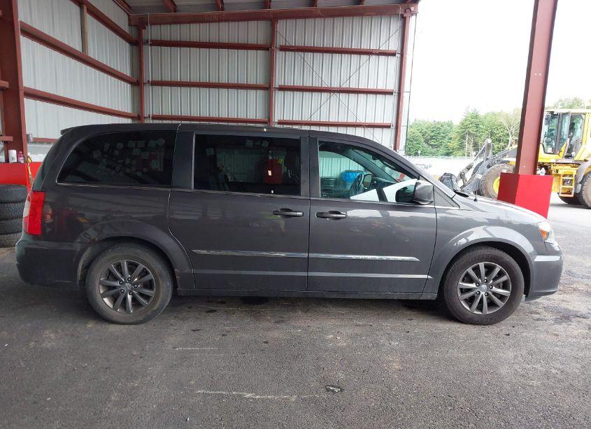 Photo 13 of 2015 Chrysler Town & COUNTRY S (VIN 2C4RC1HG5FR610111)