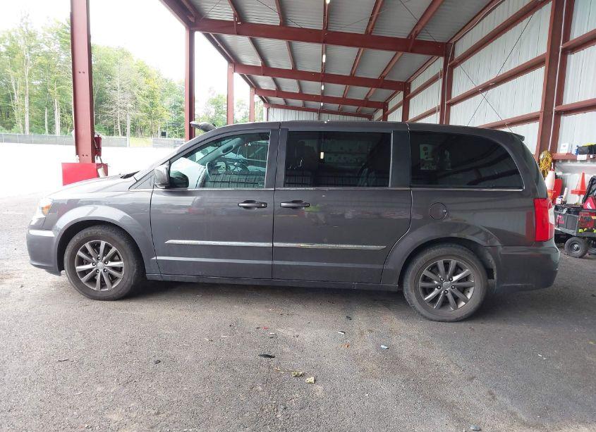 Photo 14 of 2015 Chrysler Town & COUNTRY S (VIN 2C4RC1HG5FR610111)