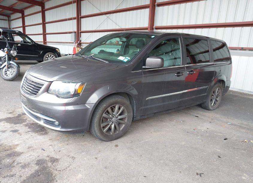 Photo 2 of 2015 Chrysler Town & COUNTRY S (VIN 2C4RC1HG5FR610111)