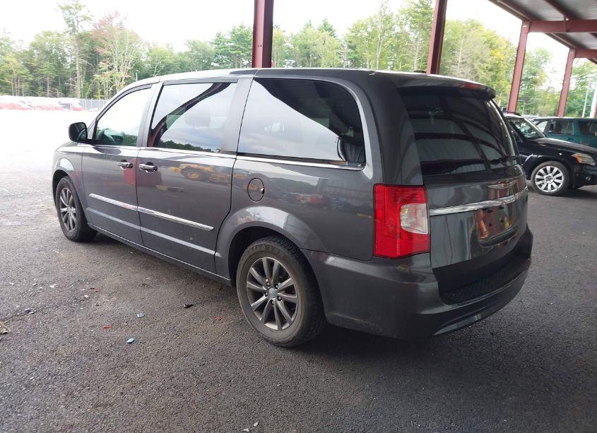 Photo 3 of 2015 Chrysler Town & COUNTRY S (VIN 2C4RC1HG5FR610111)