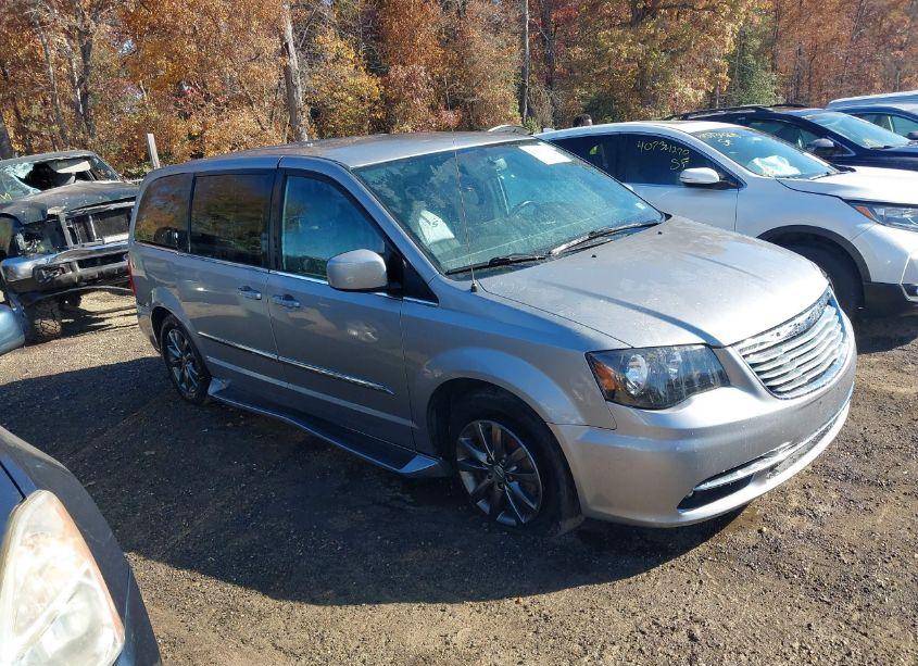 2016 Chrysler Town & COUNTRY S (VIN 2C4RC1HG5GR149302) main photo