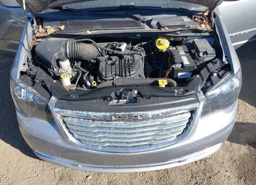 Photo 10 of 2016 Chrysler Town & COUNTRY S (VIN 2C4RC1HG5GR149302)