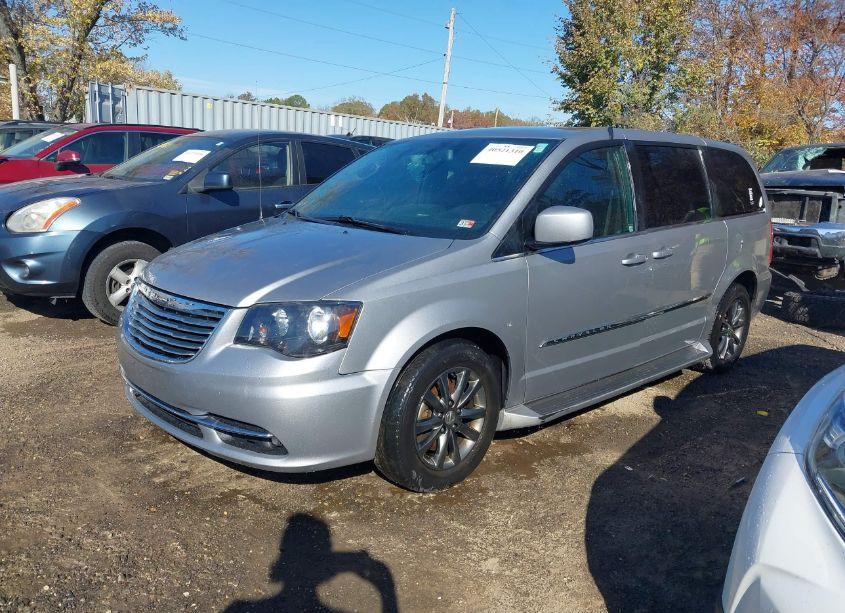 Photo 2 of 2016 Chrysler Town & COUNTRY S (VIN 2C4RC1HG5GR149302)