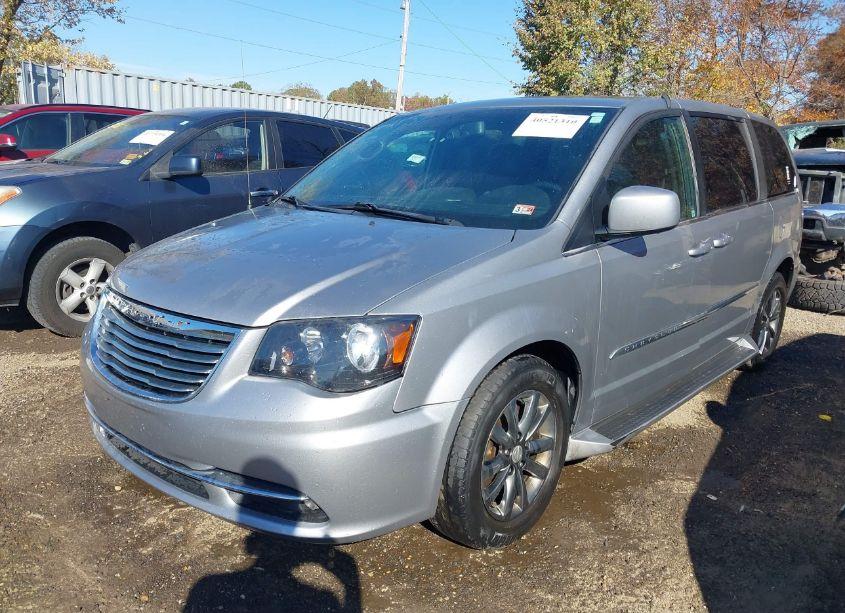 Photo 6 of 2016 Chrysler Town & COUNTRY S (VIN 2C4RC1HG5GR149302)