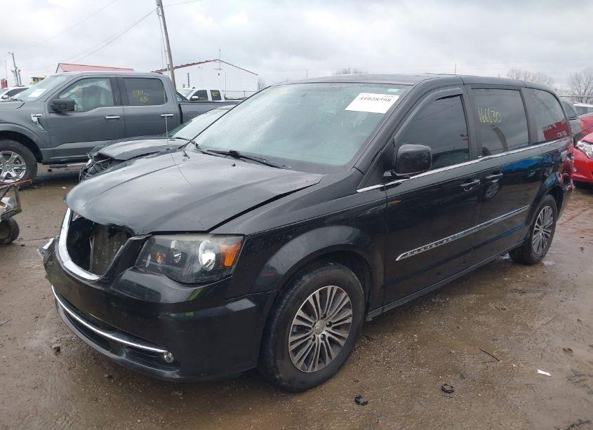 Photo 2 of 2014 Chrysler Town & COUNTRY S (VIN 2C4RC1HG6ER188350)