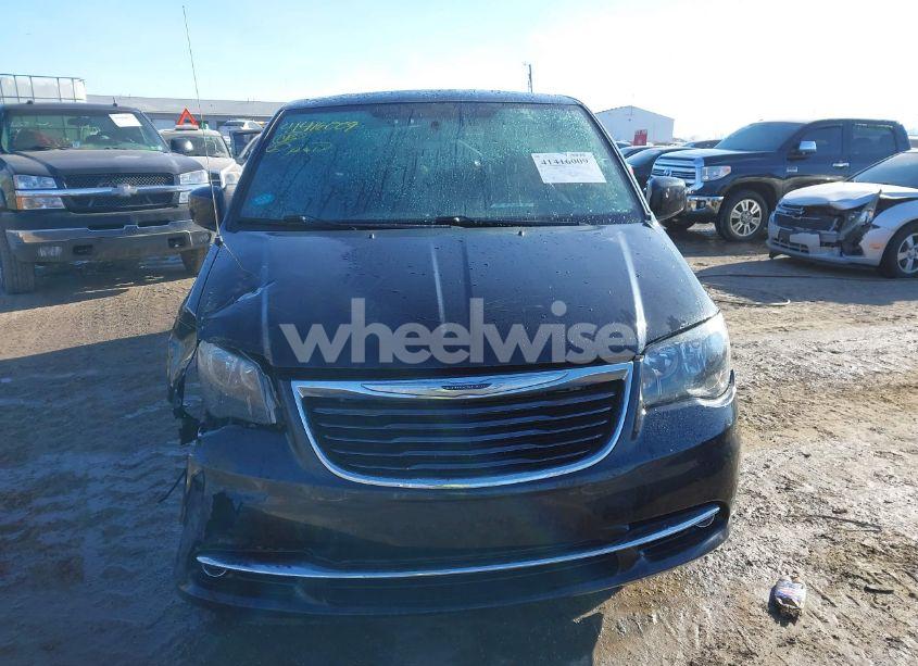 Photo 12 of 2015 Chrysler Town & COUNTRY S (VIN 2C4RC1HG6FR597028)