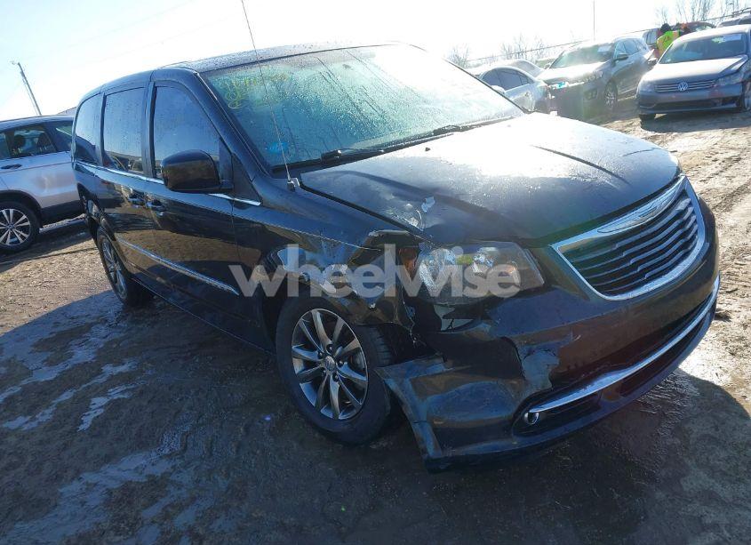 Photo 6 of 2015 Chrysler Town & COUNTRY S (VIN 2C4RC1HG6FR597028)