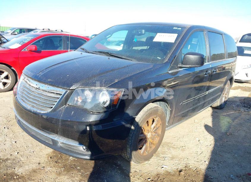 Photo 2 of 2015 Chrysler Town & COUNTRY S (VIN 2C4RC1HG8FR525134)