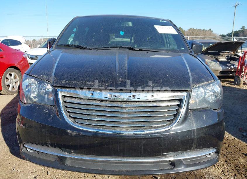 Photo 6 of 2015 Chrysler Town & COUNTRY S (VIN 2C4RC1HG8FR525134)
