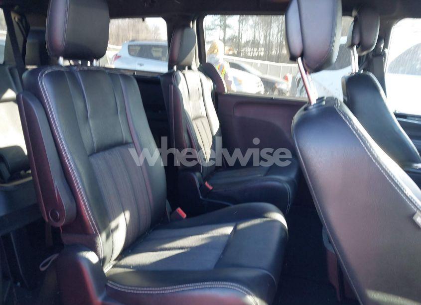 Photo 8 of 2015 Chrysler Town & COUNTRY S (VIN 2C4RC1HG8FR525134)