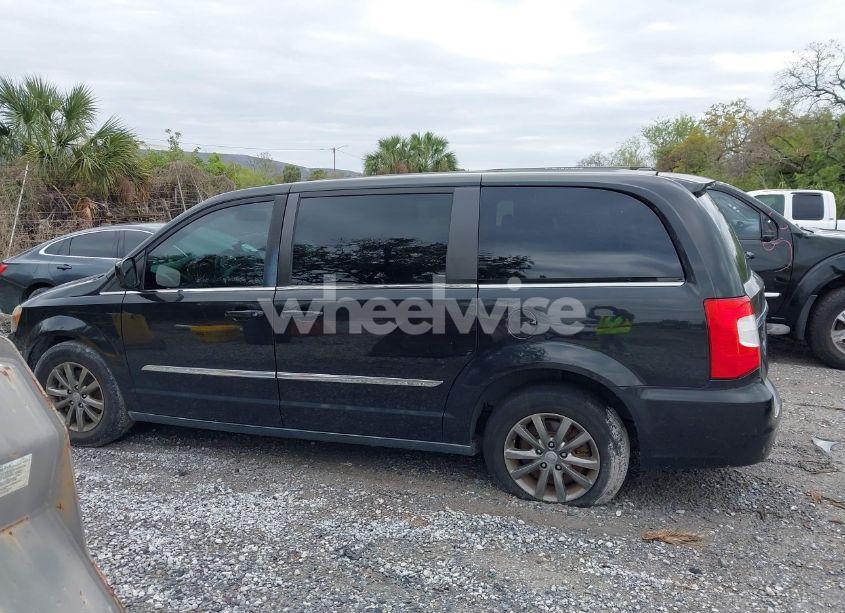 Photo 14 of 2015 Chrysler Town & COUNTRY S (VIN 2C4RC1HG8FR562555)