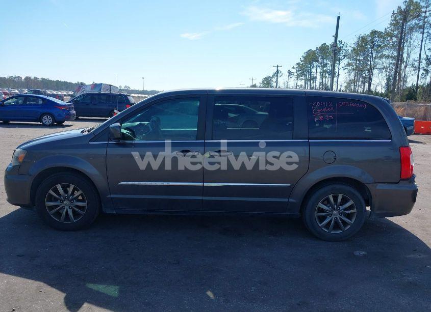 Photo 14 of 2015 Chrysler Town & COUNTRY S (VIN 2C4RC1HG8FR609793)