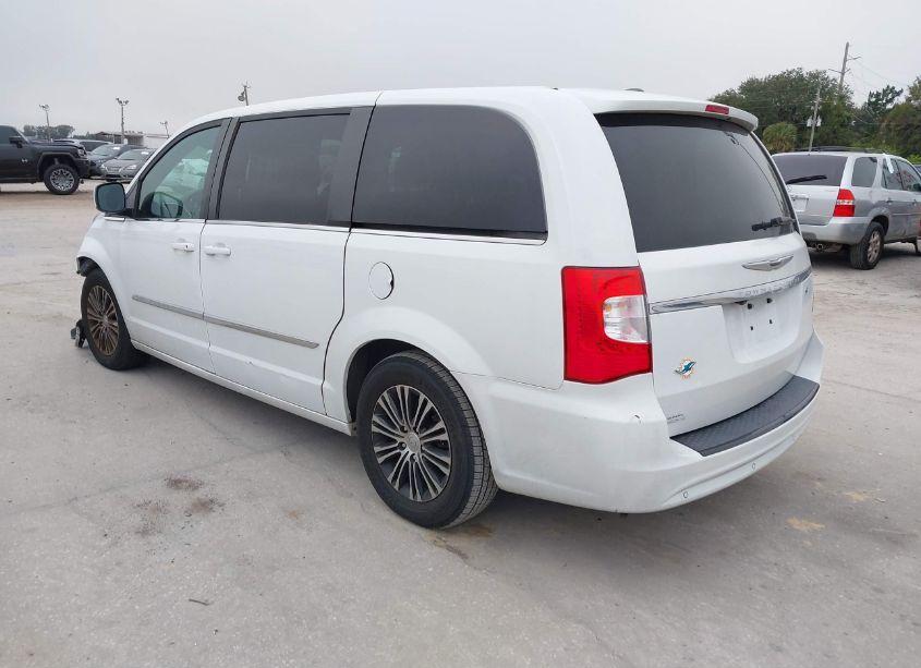 Photo 3 of 2013 Chrysler Town & COUNTRY S (VIN 2C4RC1HG9DR818313)