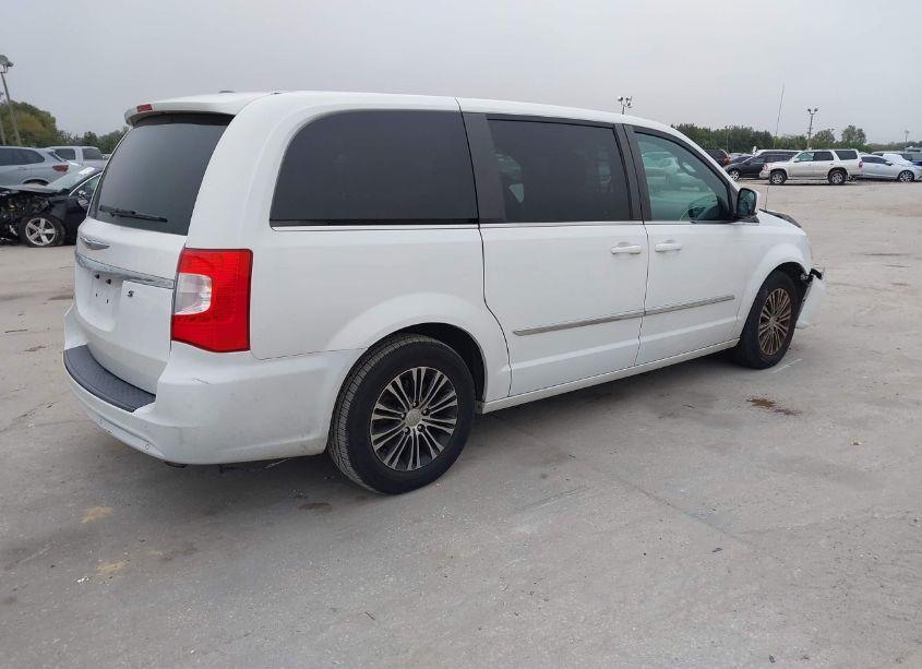 Photo 4 of 2013 Chrysler Town & COUNTRY S (VIN 2C4RC1HG9DR818313)