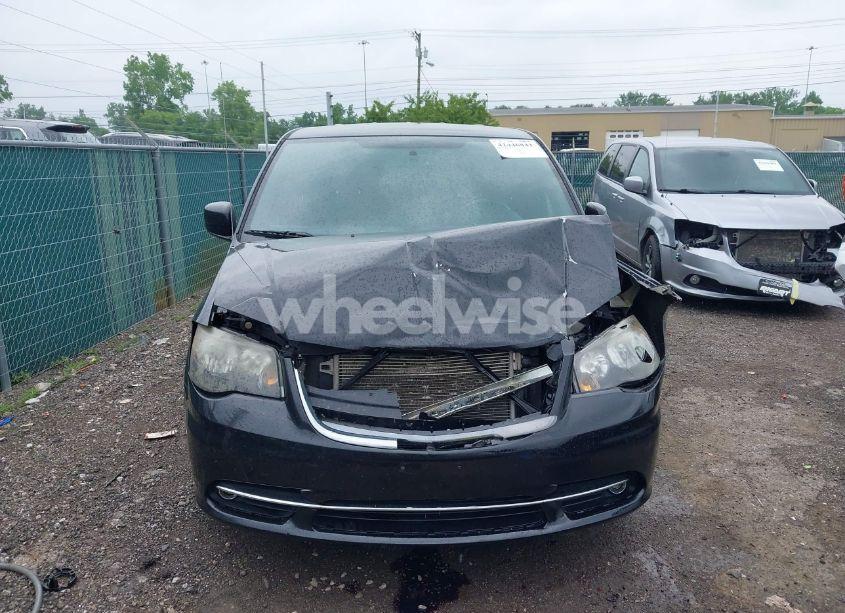 Photo 12 of 2014 Chrysler Town & COUNTRY S (VIN 2C4RC1HG9ER132712)