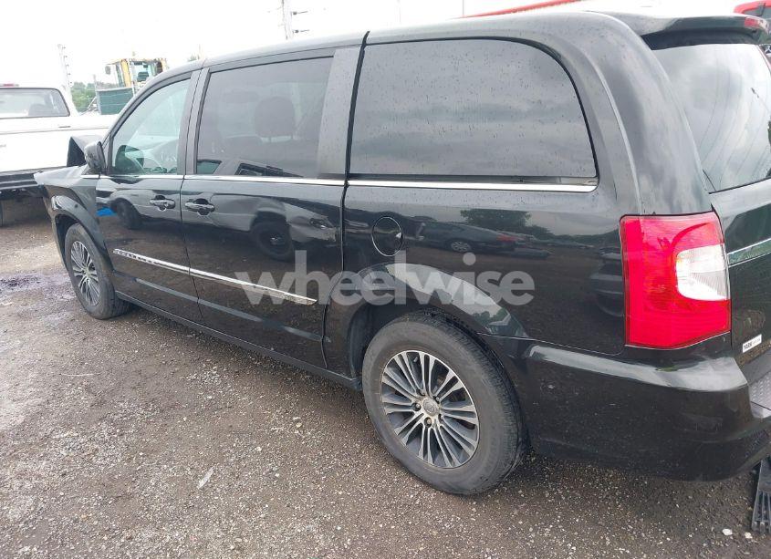 Photo 14 of 2014 Chrysler Town & COUNTRY S (VIN 2C4RC1HG9ER132712)