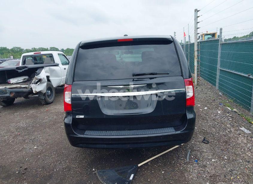 Photo 16 of 2014 Chrysler Town & COUNTRY S (VIN 2C4RC1HG9ER132712)