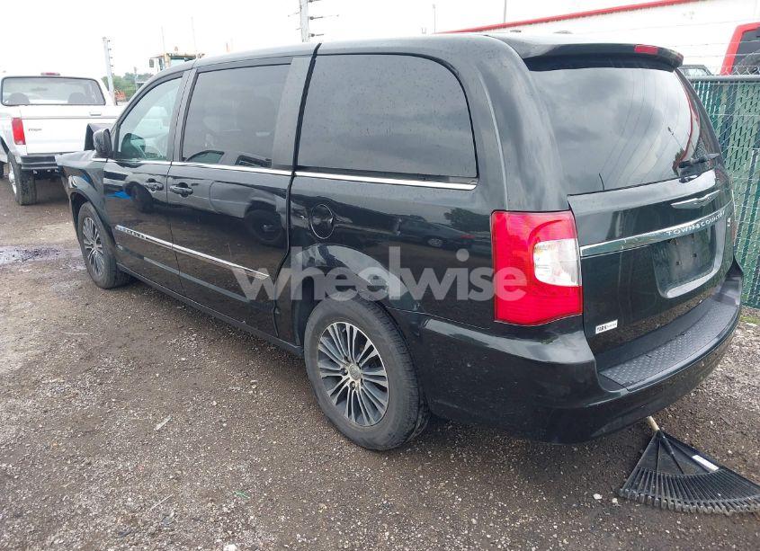 Photo 3 of 2014 Chrysler Town & COUNTRY S (VIN 2C4RC1HG9ER132712)